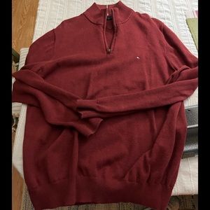 Mens large Timmy Hilfiger quarters that lightweight sweater
